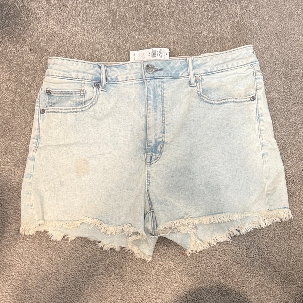 NWT! Light wash American Eagle Blue Jean Shorts